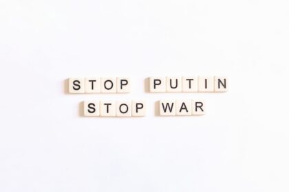 Photo propaganda techniques