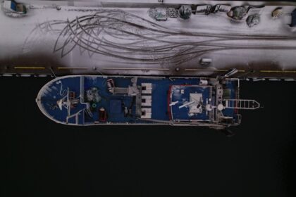 Photo wire guided torpedoes