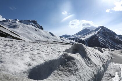 Photo glacier destroyed iceworm
