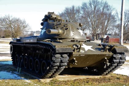 Photo T-62 tank logistics