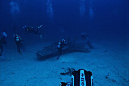 Photo submarine wreck location