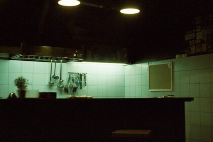 Photo interrogation room