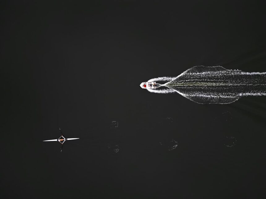 Photo submarine vs destroyer