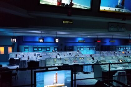 Photo submarine control room decision