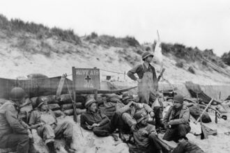 Photo naval combat tactics