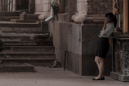 Photo economic trap