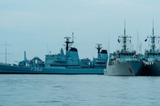 Photo cold war naval race