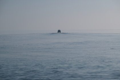 Photo submarine detection