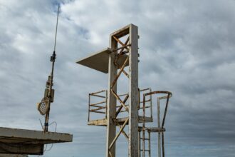 Photo radar cross section reduction