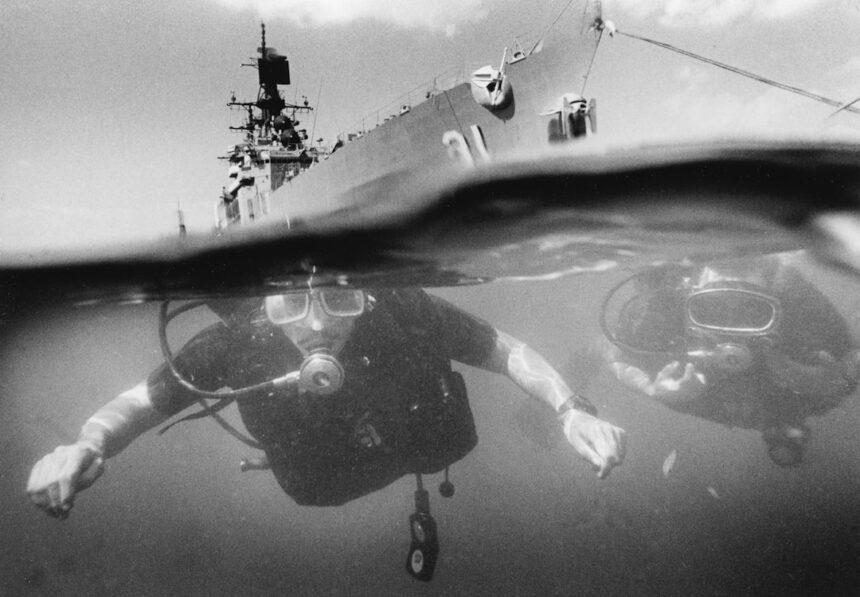 Photo undersea shadow war documentary