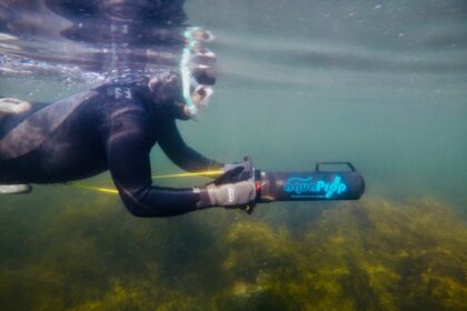 Photo underwater heist