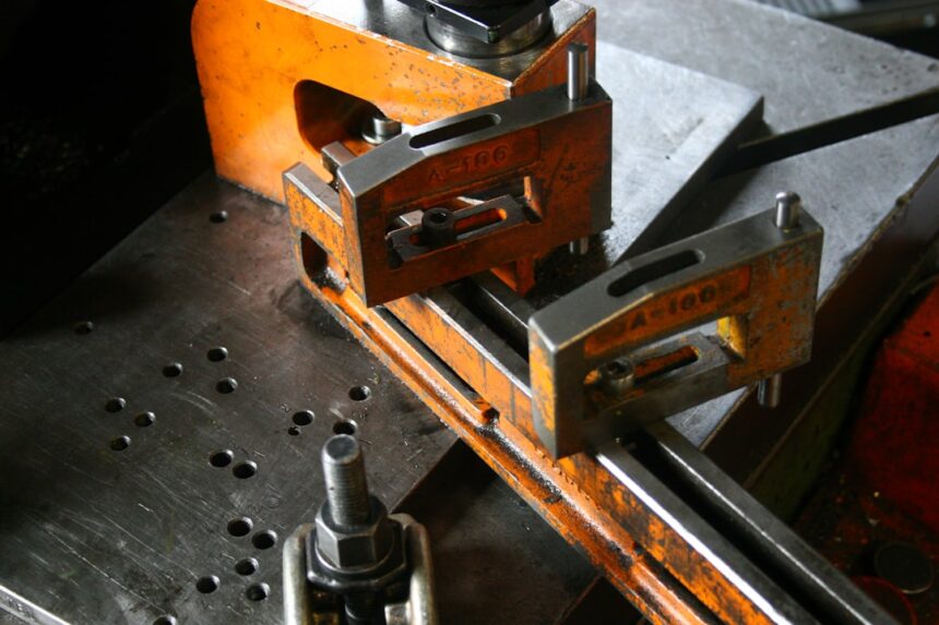 Photo nine-axis milling machine