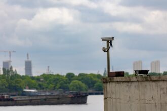 Photo underwater surveillance networks