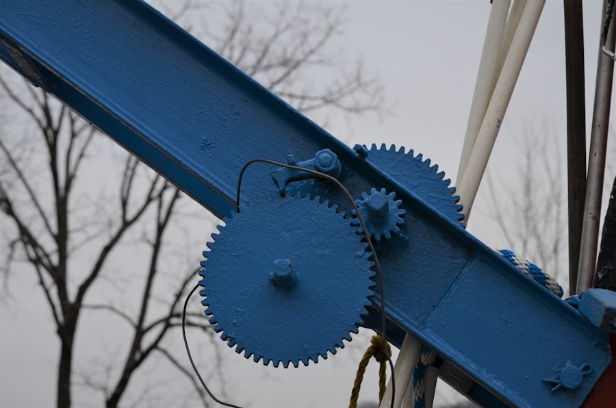 Photo mechanical claw