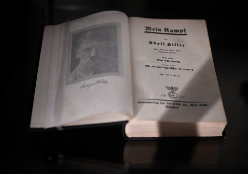 Photo political themes