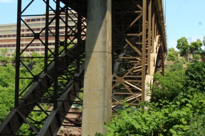 Photo bridge demolition
