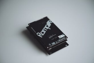 Photo isotope assay packets