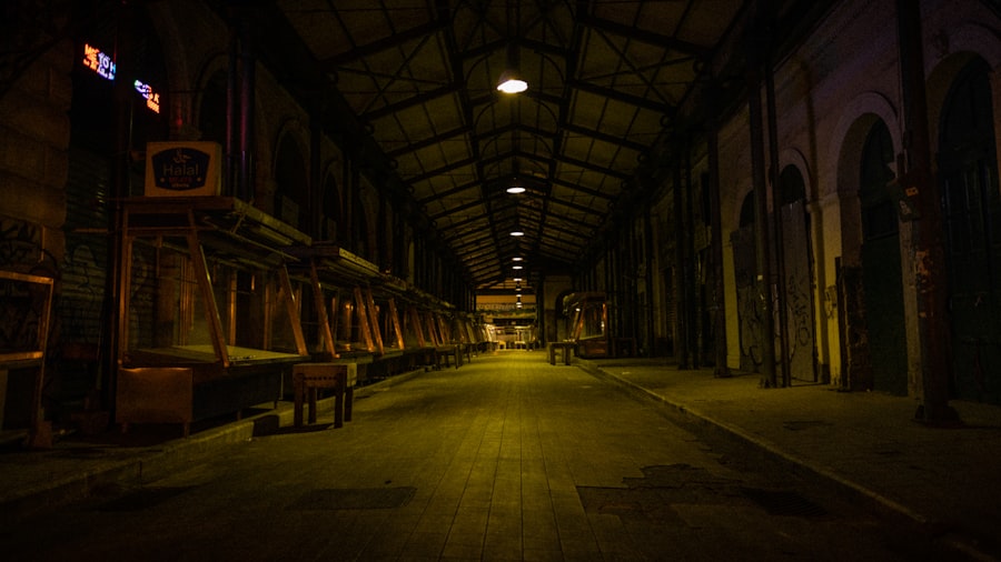 Photo fake warehouse glows