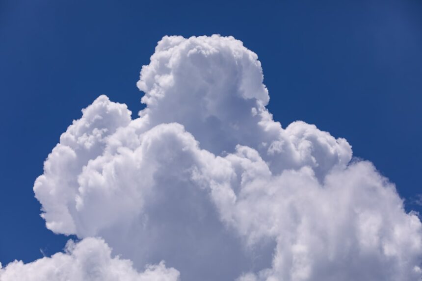 Photo Cloud provider public status page