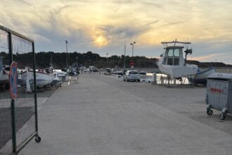 Photo Contractor parking lot surge days