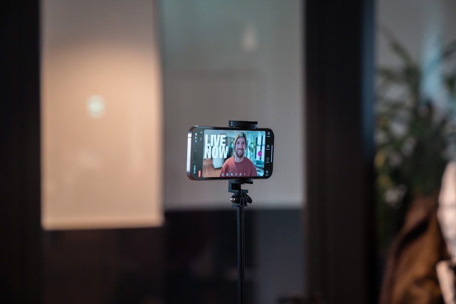 Photo feeder current