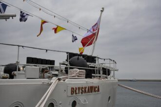 Photo hydrographic survey vessel