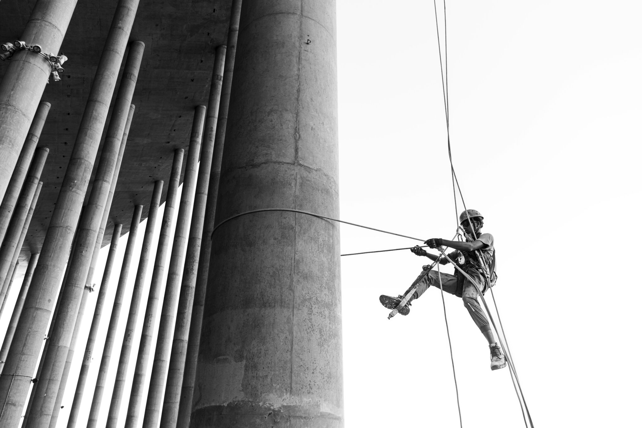 Execute Rope Special Forces Execute Fast Rope Rescue in Iranian Territory