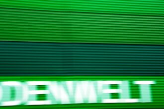 Photo covert mobilization