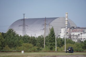 Photo nuclear reactors