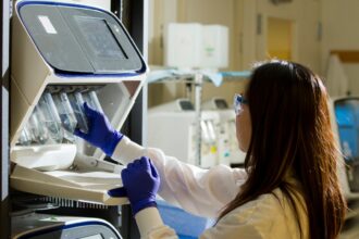 Photo medical isotope processing