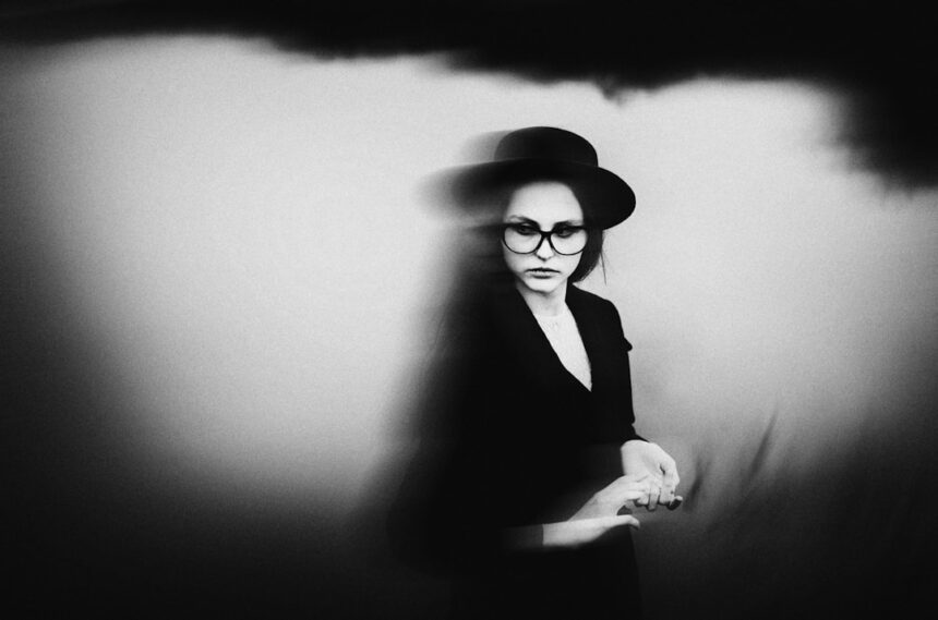 Photo psychic spy