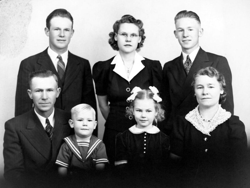 Photo WWII families
