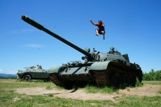 Photo fake tanks
