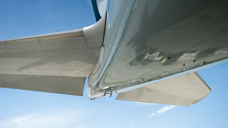 Photo aircraft folding wings