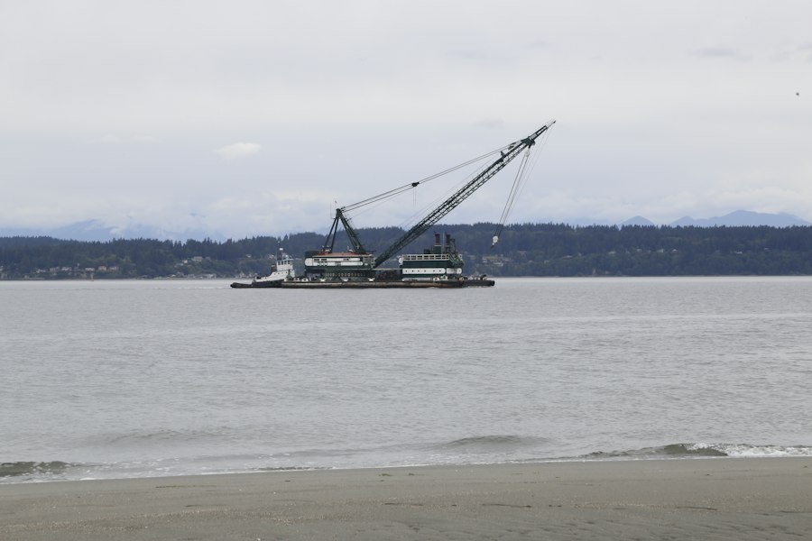 submarine crane recovery system
