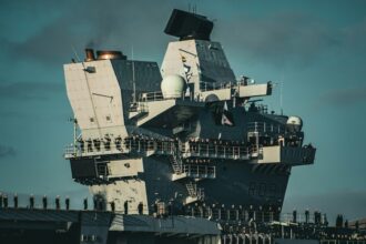 Photo submarine vs aircraft carrier