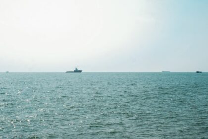Photo submarine carrier killer