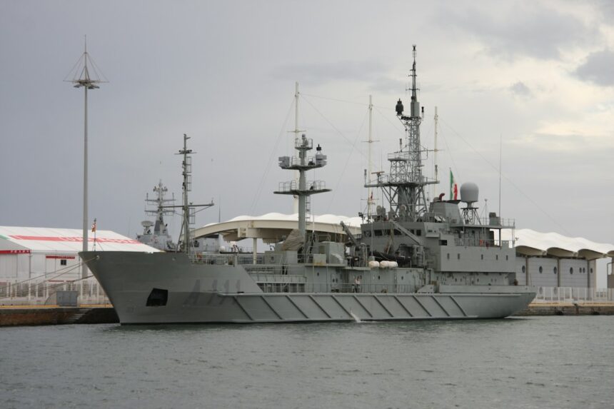 Photo HMS Sovereign Devonport return