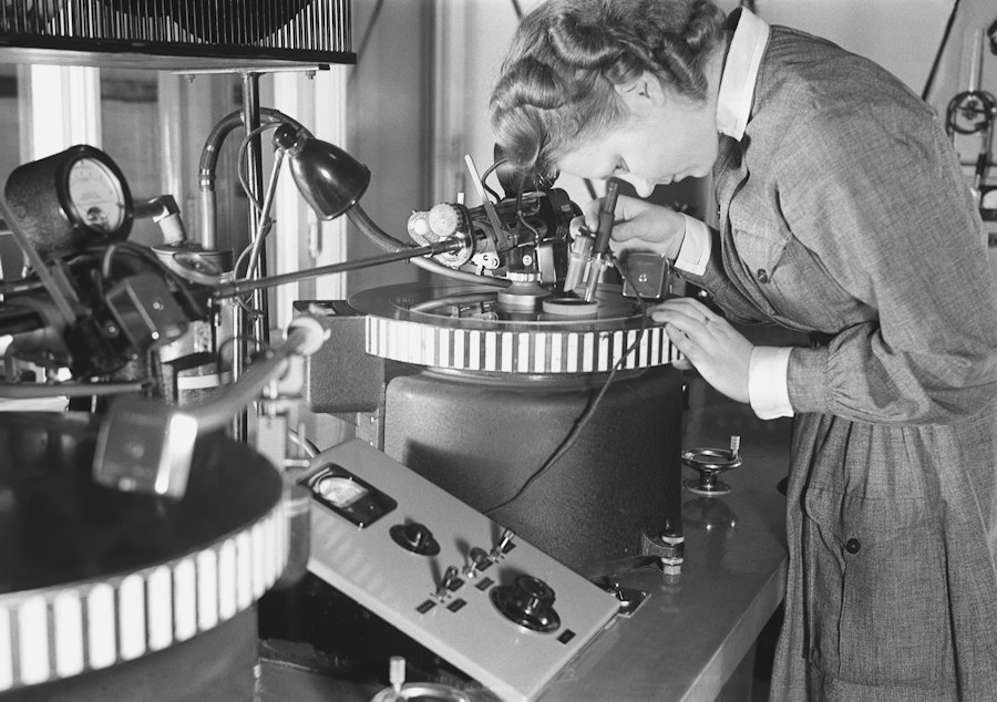 Photo signal research laboratory history