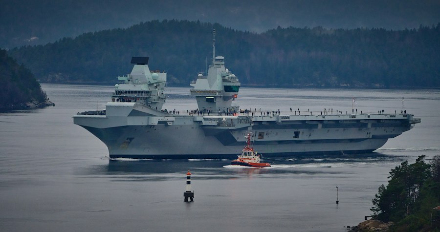 British submarine towed array sonar system