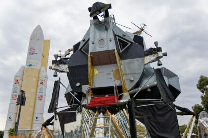 Photo early missile warning satellites