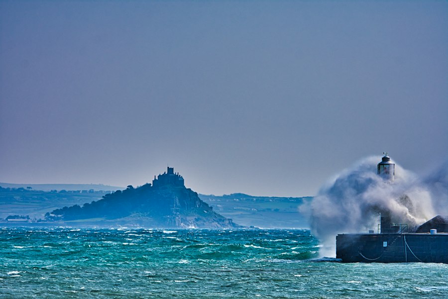 Photo submarine chasing missile submarine