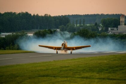 Photo C-130 STOL rocket-assisted takeoff