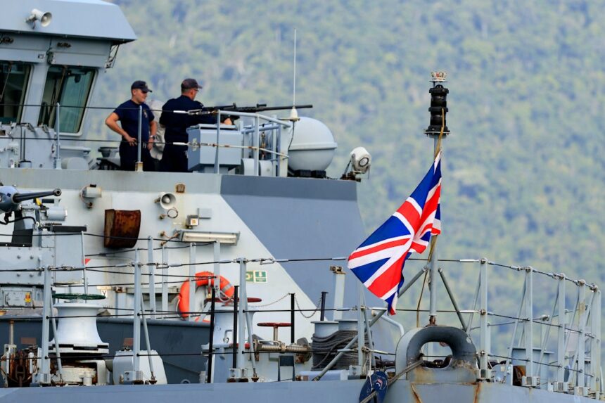 Photo British submarine communication maintenance