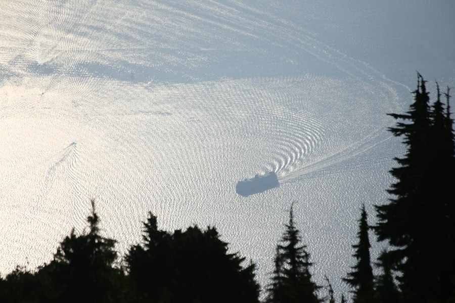 Photo British submarine stealth trailing