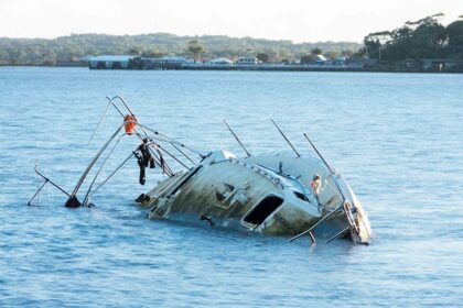 Photo K-22 submarine collision damage
