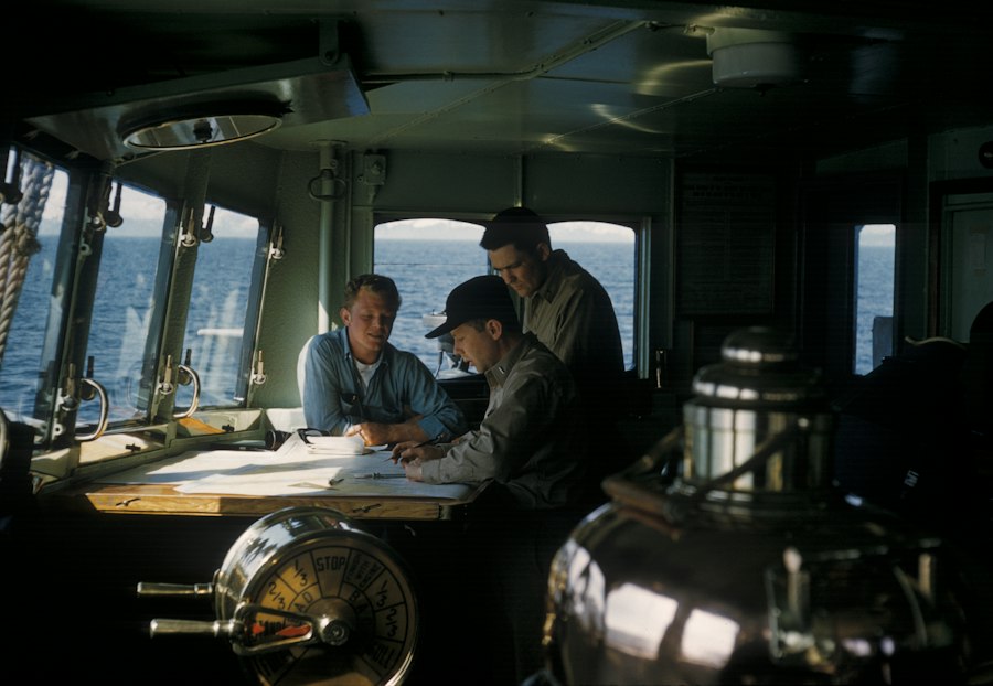 Sixth Fleet submarine tracking 1976
