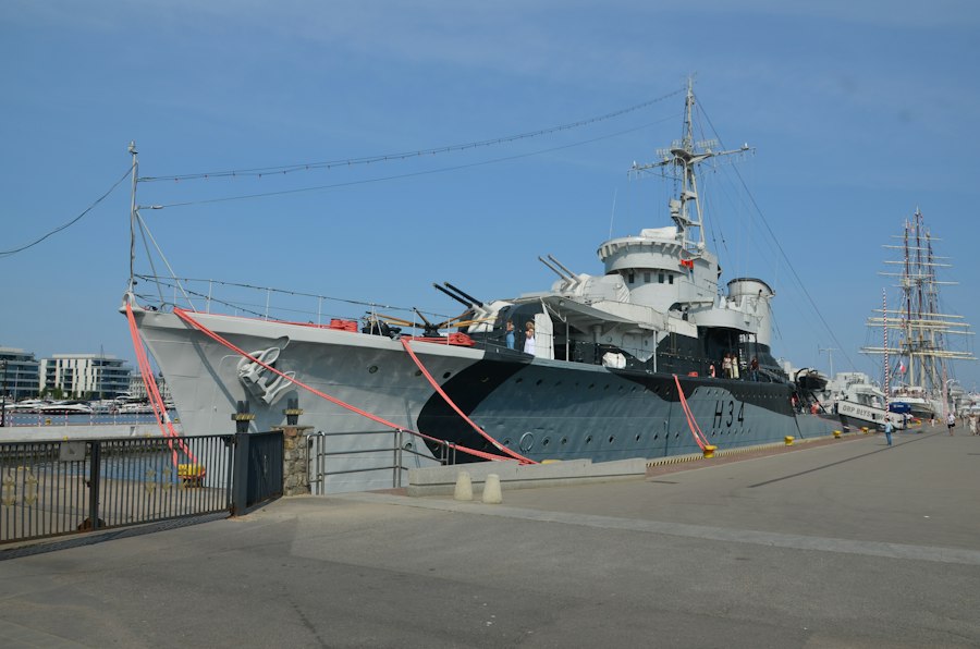 USS Voge FF-1047 frigate