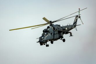 Photo heavy lift military helicopter