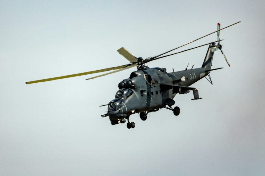 Photo heavy lift military helicopter